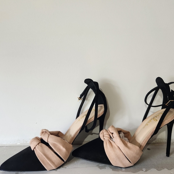 Ordered online, too big and can't return. 7.5 fits more like an 8 - Picture 1 of 2